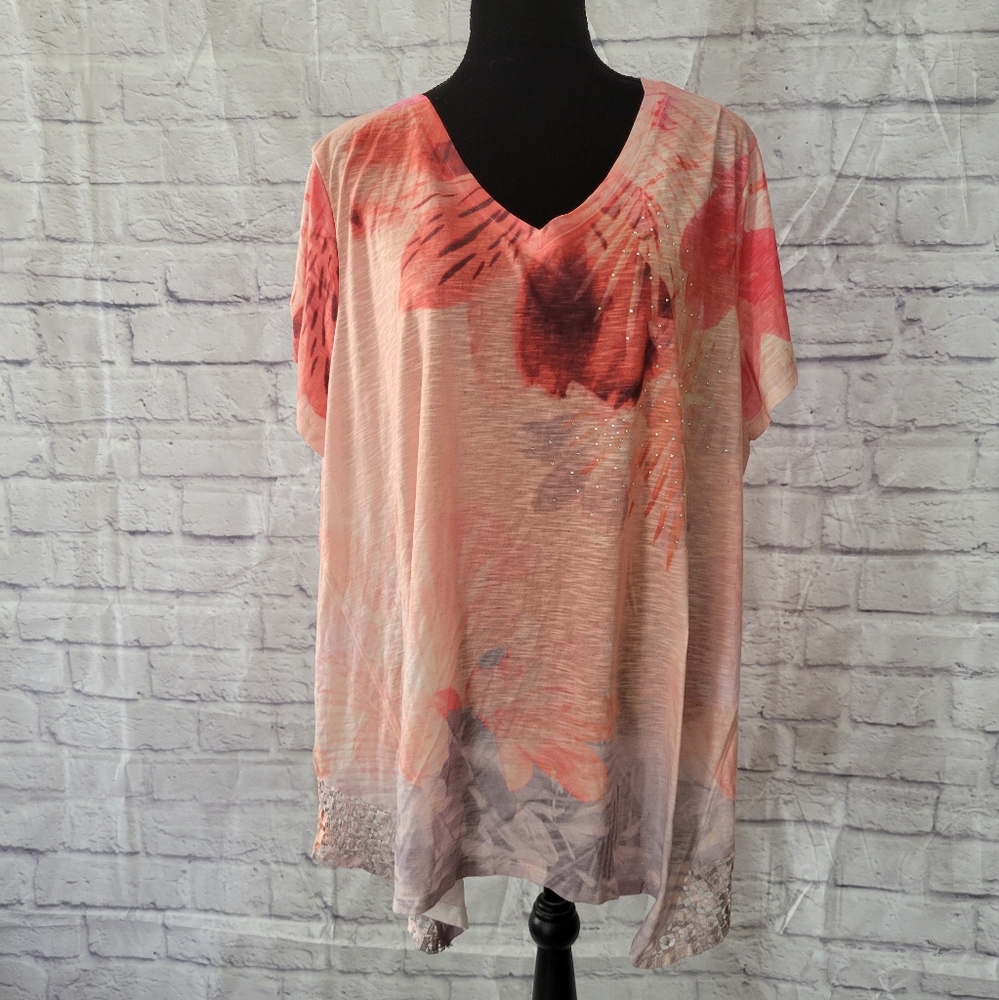 Time & Tru short sleeve Tunic with handkerchief hem